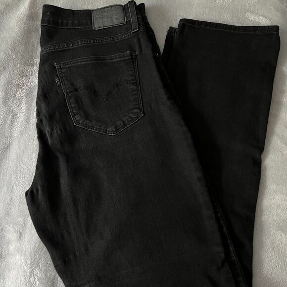 Levi's 724 High Rise Straight Jeans, Soft Black - Picture 7 of 7